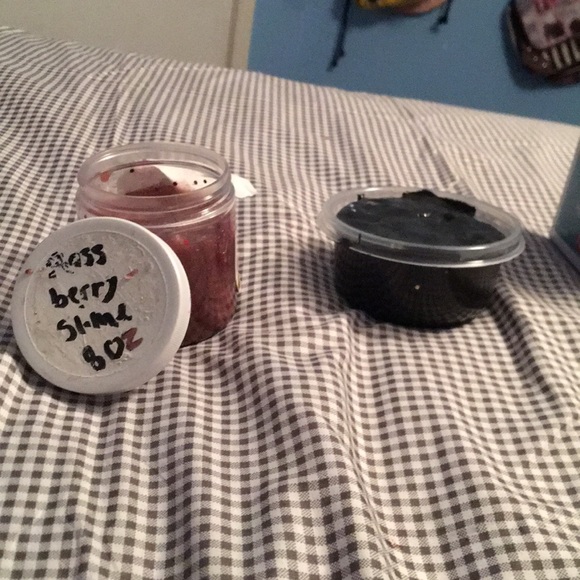 Soft creamy black butter slime with foam beads-8oz - Picture 7 of 7